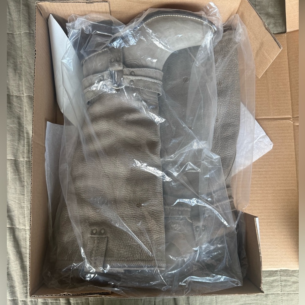 Women’s Frye Carmen Harness Tall Grey Boot Size 9 New - Picture 7 of 8